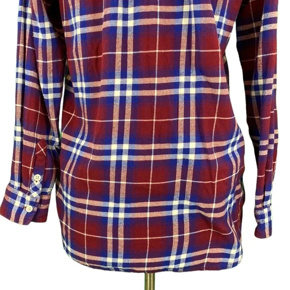 Levi’s Classic Red & Blue Plaid Flannel Button Down Shirt - Picture 9 of 14